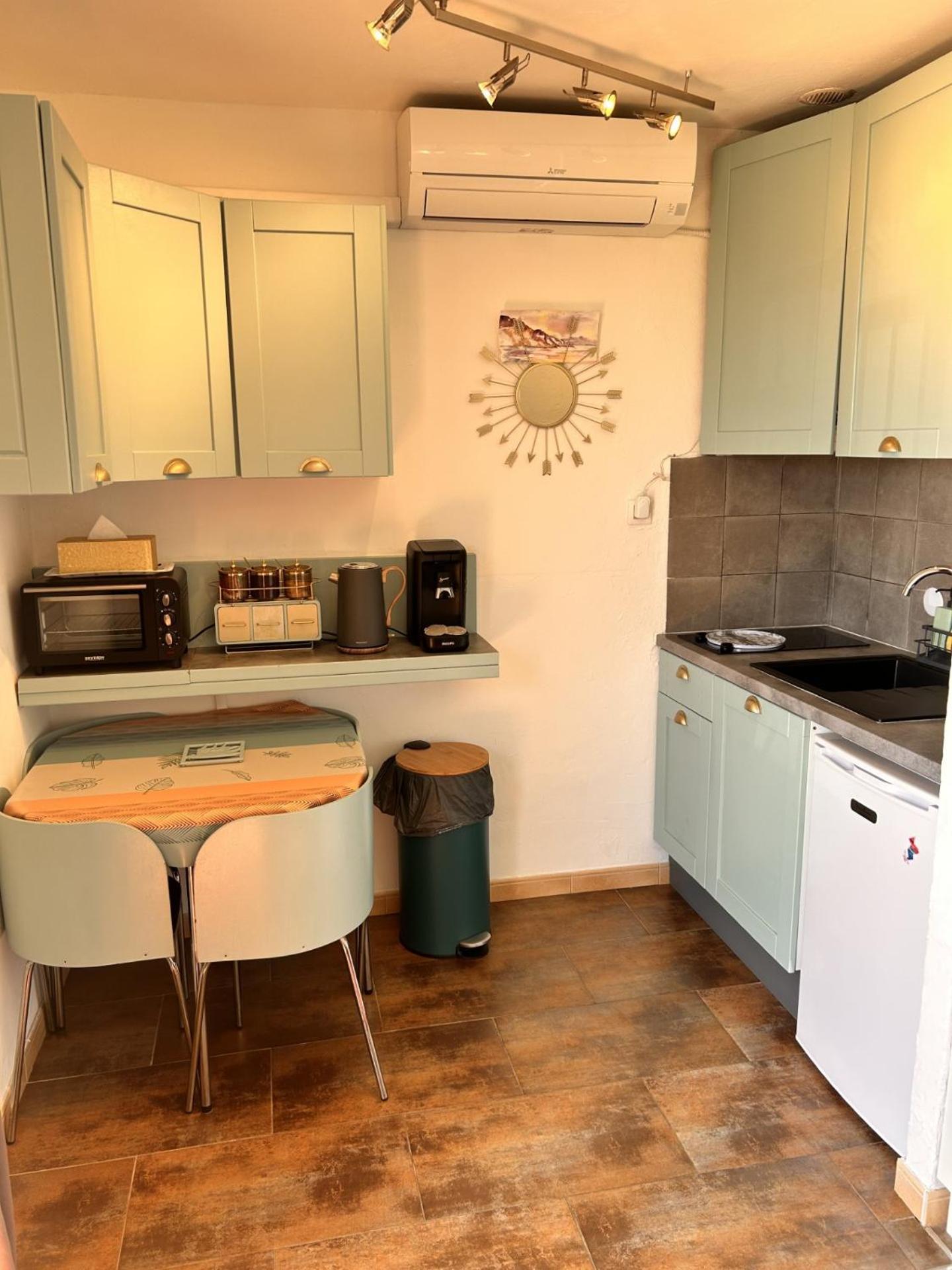 Studio Pool House Vue Mer Panoramique Amazing Sea View Wifi Linge Linen Inclut Aircondition Ла Кроа Валмер Екстериор снимка